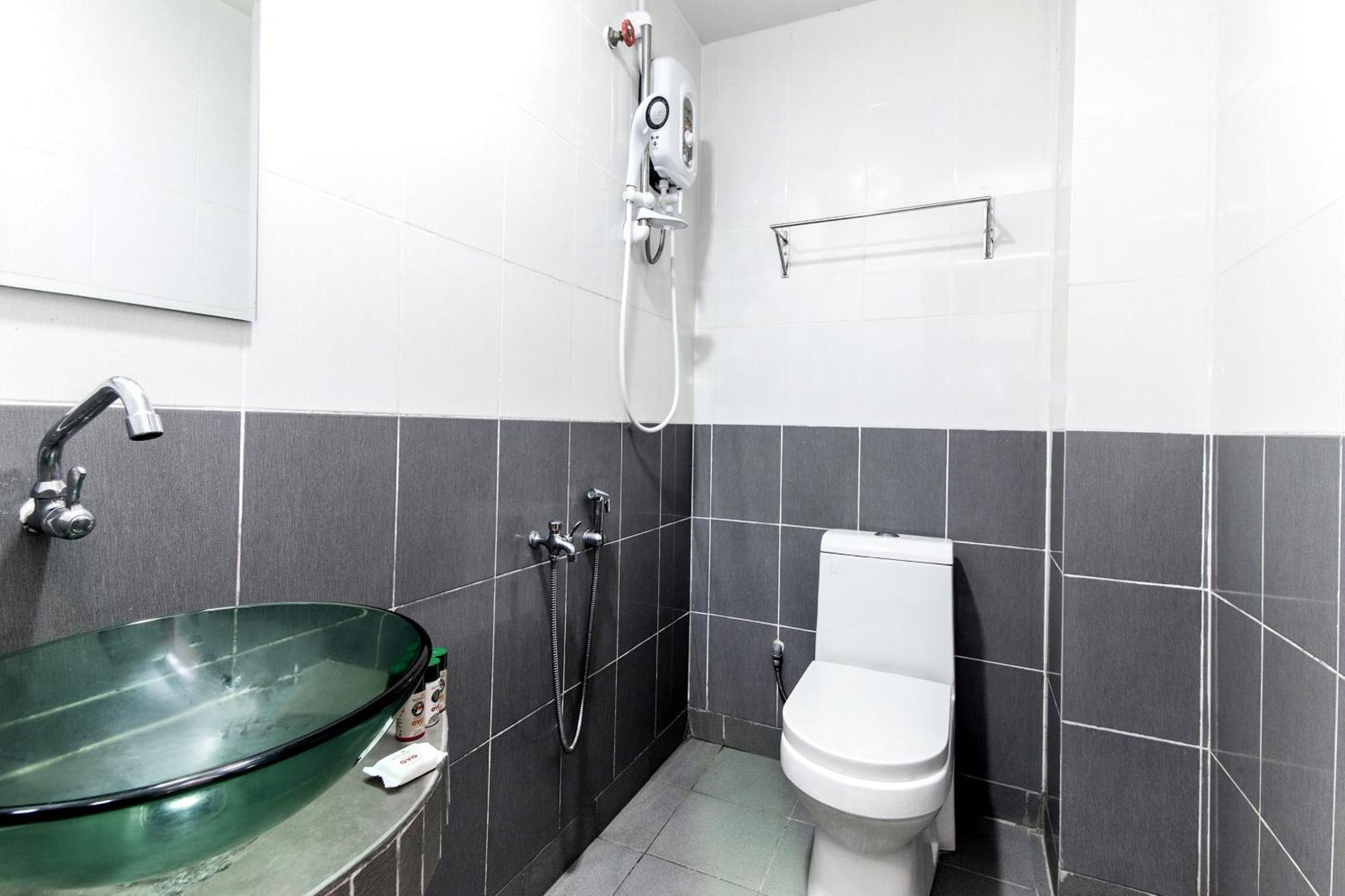 Super Oyo 258 Hotel Smc Alam Avenue Shah Alam Eksteriør billede