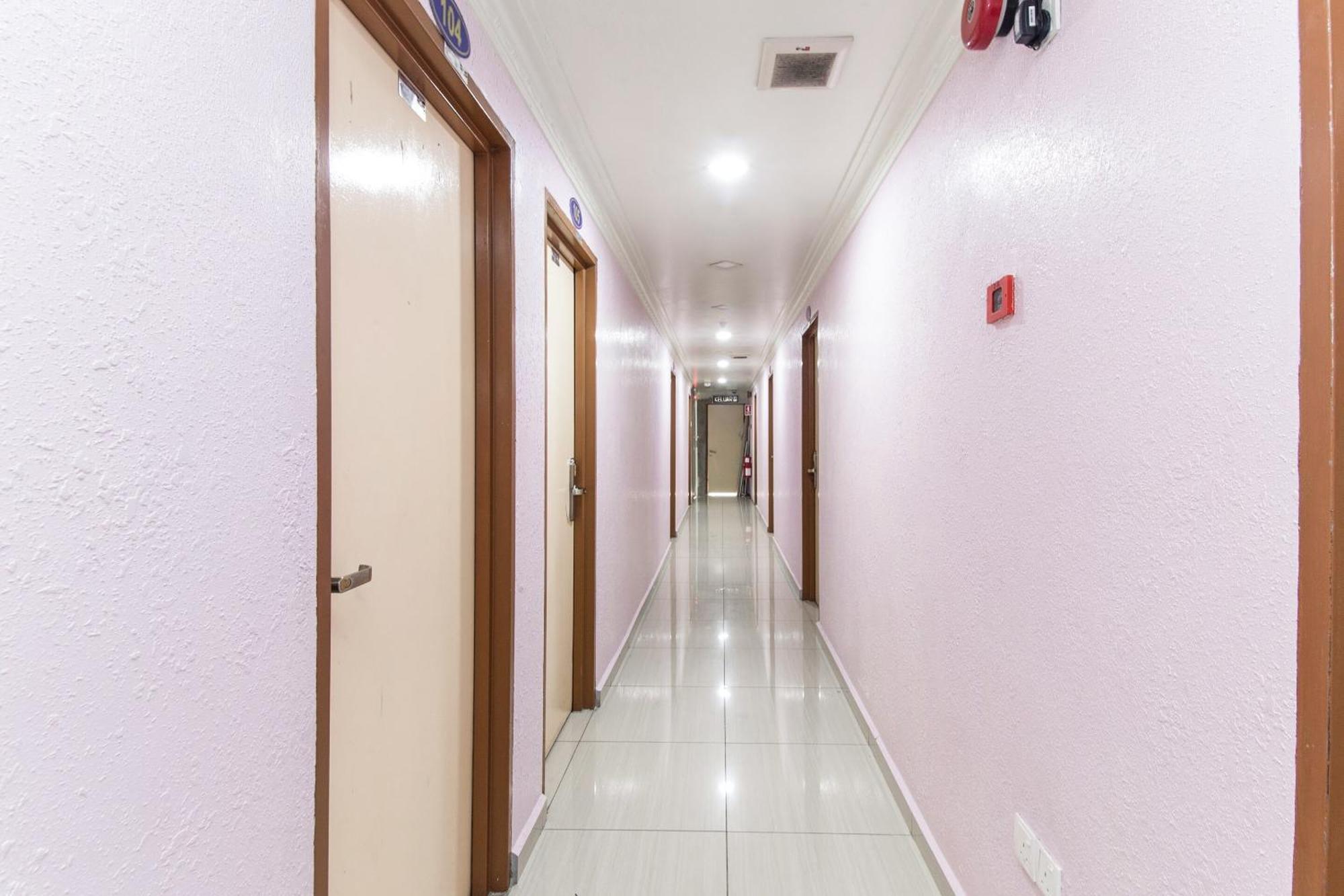 Super Oyo 258 Hotel Smc Alam Avenue Shah Alam Eksteriør billede